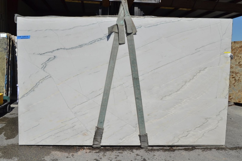 CALACATTA QUARTZITE 3CM LOT 3P953391 131X79 CALACATTA QUARTZITE 3CM