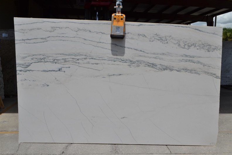 CALACATTA QUARTZITE LEATHER 3CM LOT 3L916000 127X72.jpg